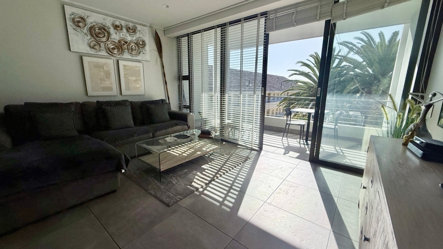 To Let 1 Bedroom Property for Rent in Green Point Western Cape
